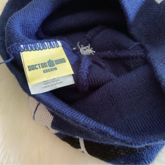 Doctor Who Tardis Knitted Pom Beanie Hat BBC LICENSED 
OS - Picture 7 of 7